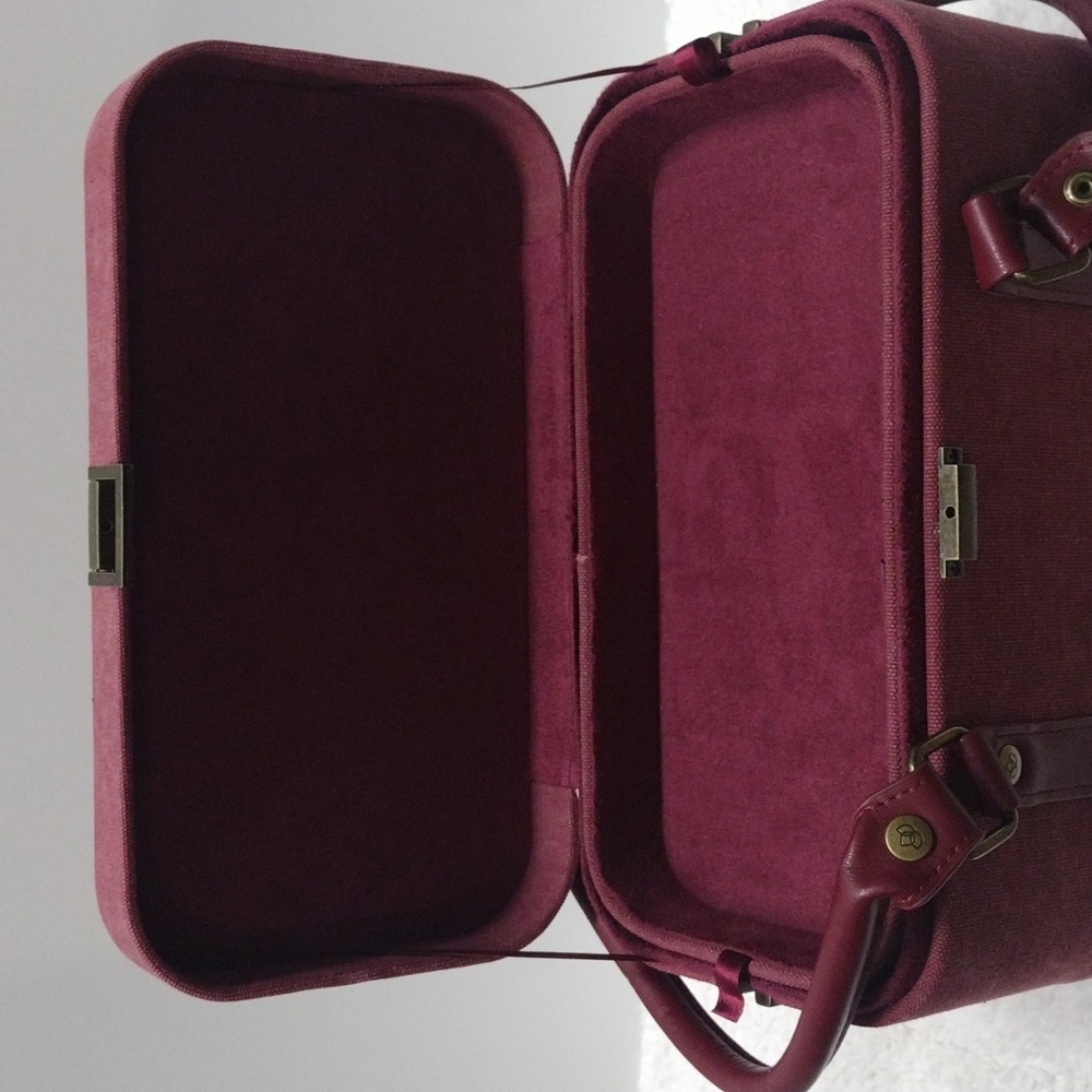 della Q Markers Train Case-Maroon - Picture 9 of 16
